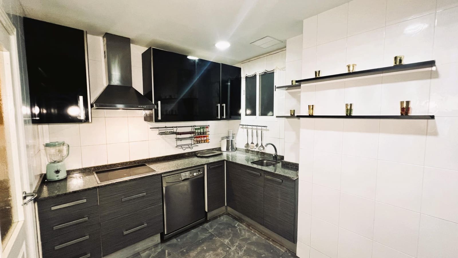 3 soveværelse Lejlighed til salg i Castello de la Plana - € 239.000 (Ref: 9929486)