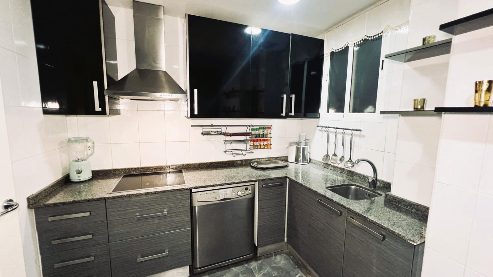 3 soveværelse Lejlighed til salg i Castello de la Plana - € 239.000 (Ref: 9929486)