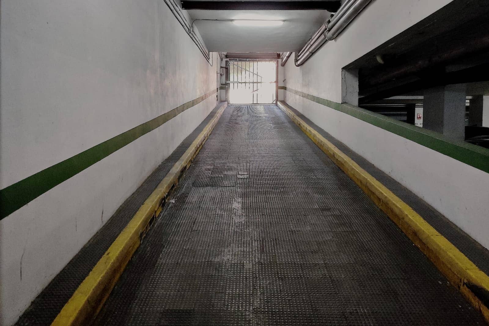 Garage for sale in Valencia city - € 27,500 (Ref: 9940069)