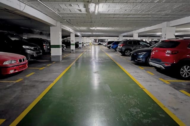 Garage for sale in Albors, Valencia city - € 27,500 (Ref: 9940069)