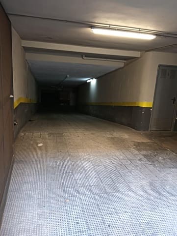 Garasje til salgs i Ciutat de les Arts i de les Ciencies, Valencia by - € 29 900 (Ref: 9948011)