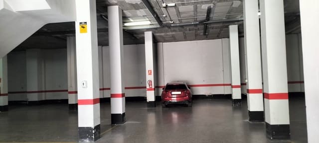 Komercyjne na sprzedaż w Castelló de la Plana z garażem - 450 000 € (Ref: 9958068)