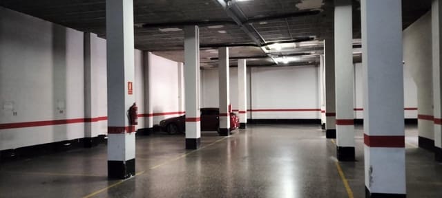 Komercyjne na sprzedaż w Castelló de la Plana z garażem - 450 000 € (Ref: 9958068)