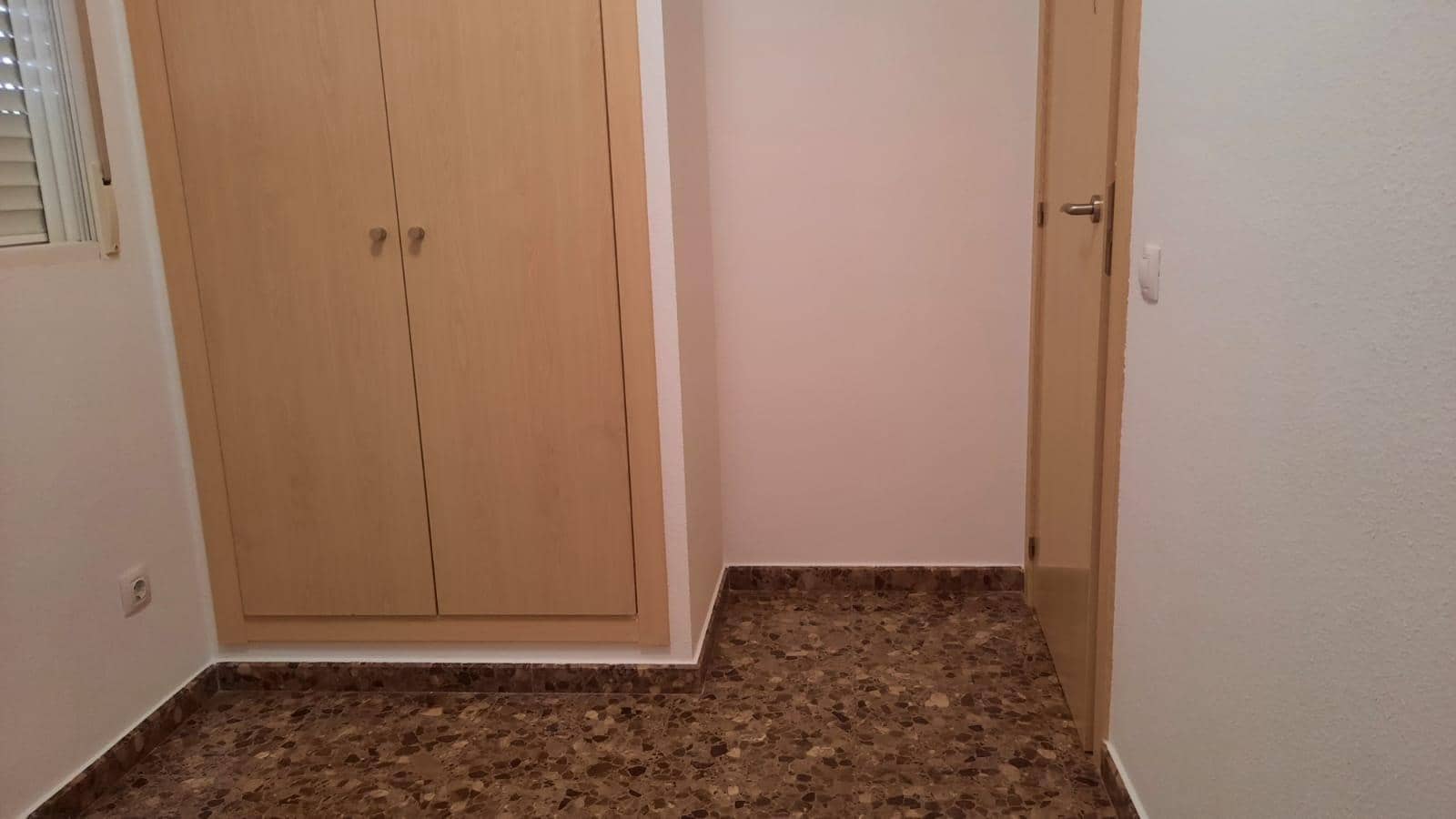 3 bedroom Flat for rent in Castello de la Plana with garage - € 895 (Ref: 9959865)