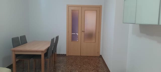 3 soveværelse Lejlighed til leje i Castelló de la Plana med garage - € 895 (Ref: 9959865)