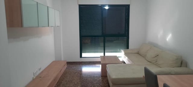 3 soveværelse Lejlighed til leje i Castelló de la Plana med garage - € 895 (Ref: 9959865)