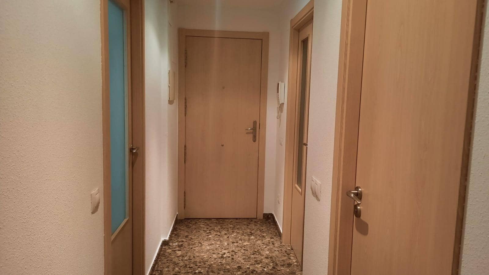 3 bedroom Flat for rent in Castello de la Plana with garage - € 895 (Ref: 9959865)
