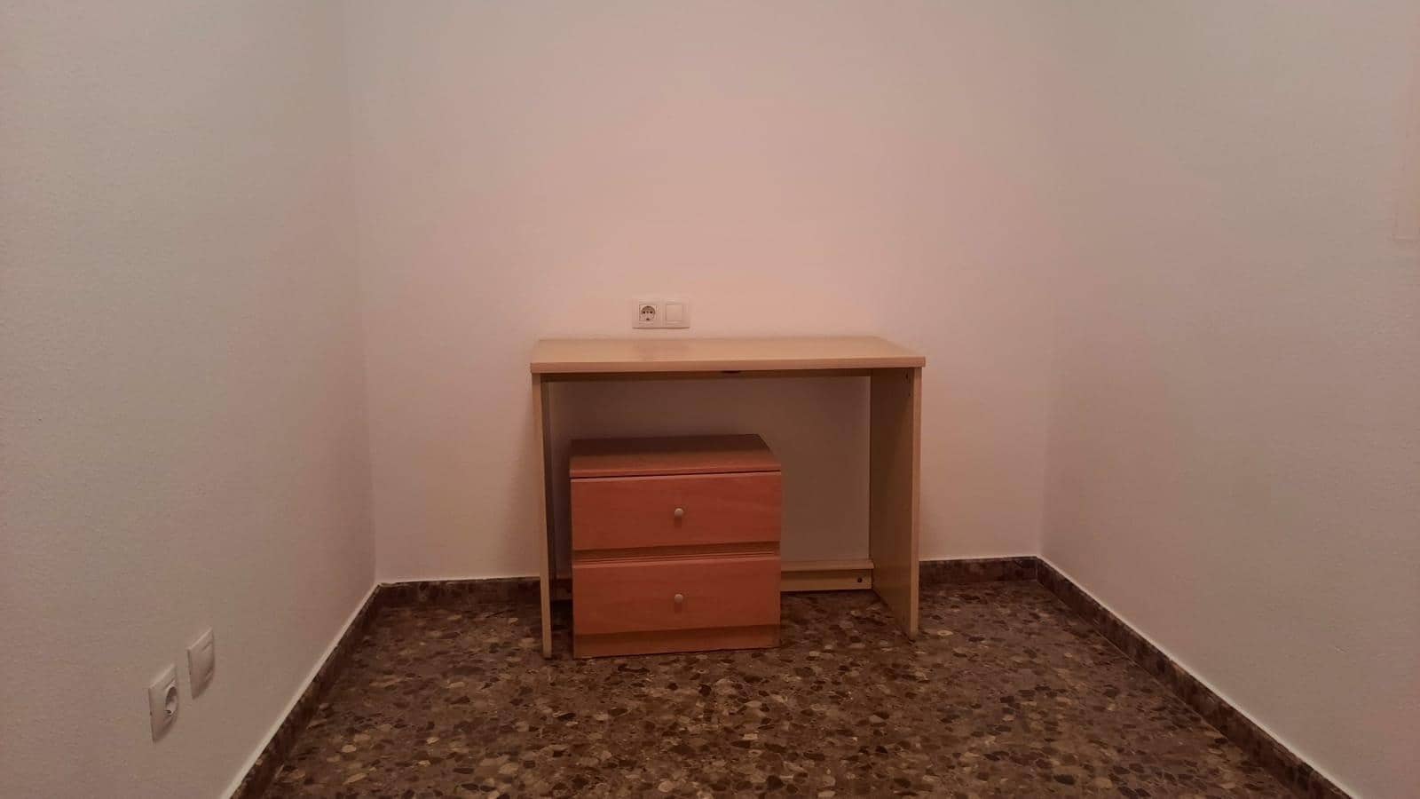 3 bedroom Flat for rent in Castello de la Plana with garage - € 895 (Ref: 9959865)