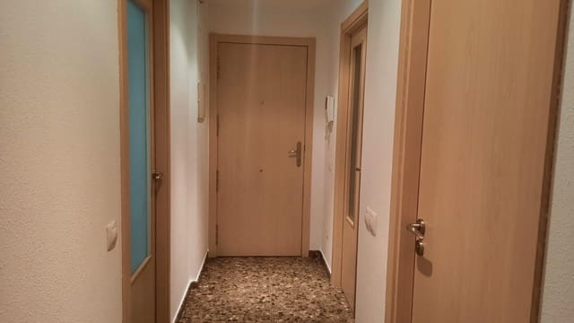 3 soveværelse Lejlighed til leje i Castelló de la Plana med garage - € 895 (Ref: 9959865)