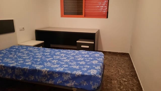 3 soveværelse Lejlighed til leje i Castelló de la Plana med garage - € 895 (Ref: 9959865)