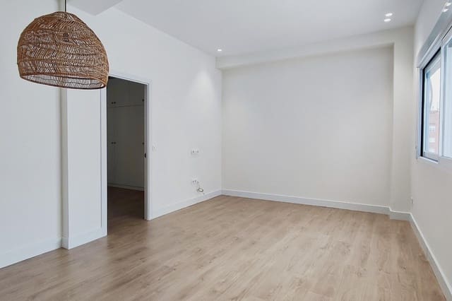 2 soveværelse Lejlighed til leje i Arrancapins, Valencia by - € 1.350 (Ref: 9965370)