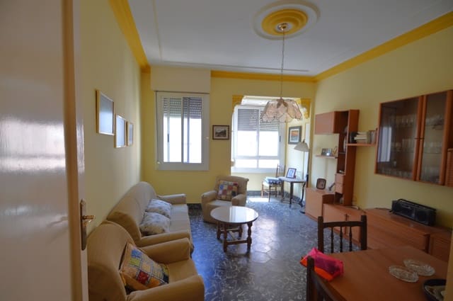 3 bedroom Flat for sale in Vinaròs - € 110,000 (Ref: 10004898)