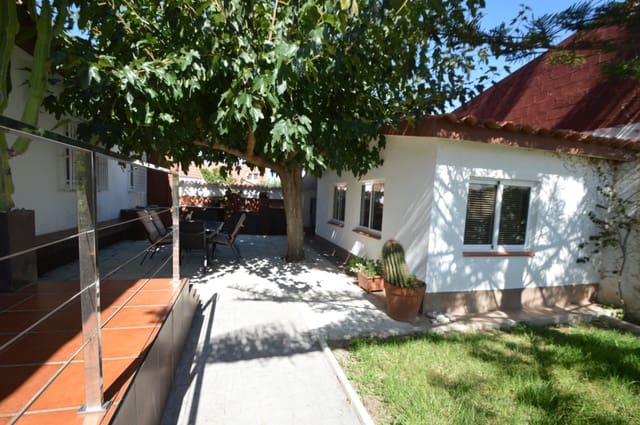 4 Zimmer Villa zu verkaufen in Vinaròs mit Garage - 399.000 € (Ref: 10035705)