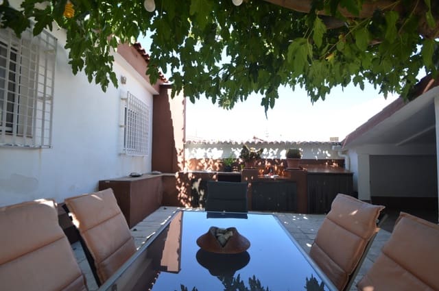 4 Zimmer Villa zu verkaufen in Vinaròs mit Garage - 399.000 € (Ref: 10035705)
