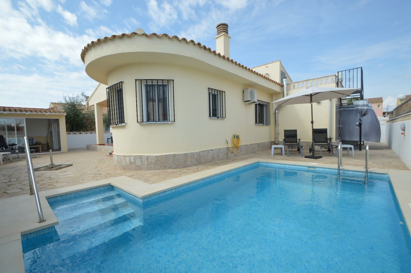 3 Zimmer Villa zu verkaufen in Vinaros mit Pool Garage - 345.000 € (Ref: 10130612)