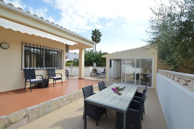 3 Zimmer Villa zu verkaufen in Vinaròs mit Pool Garage - 345.000 € (Ref: 10130612)