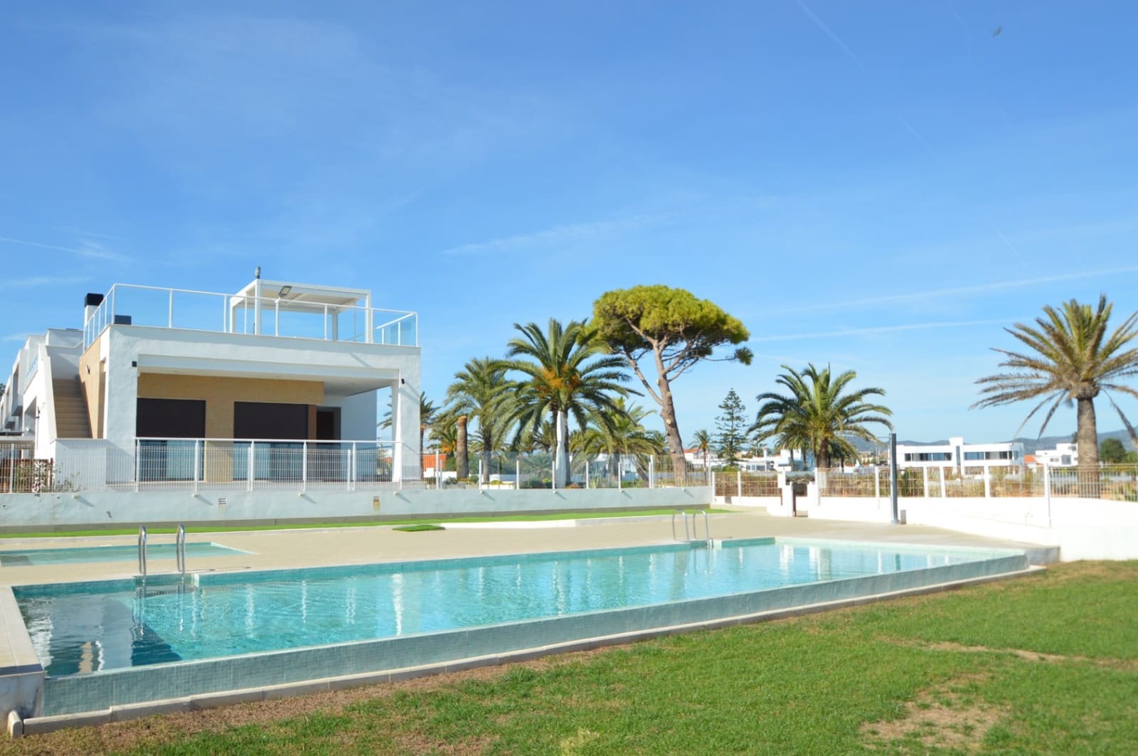 3 bedroom Villa for sale in Vinaros with pool garage - € 399,000 (Ref: 10183470)