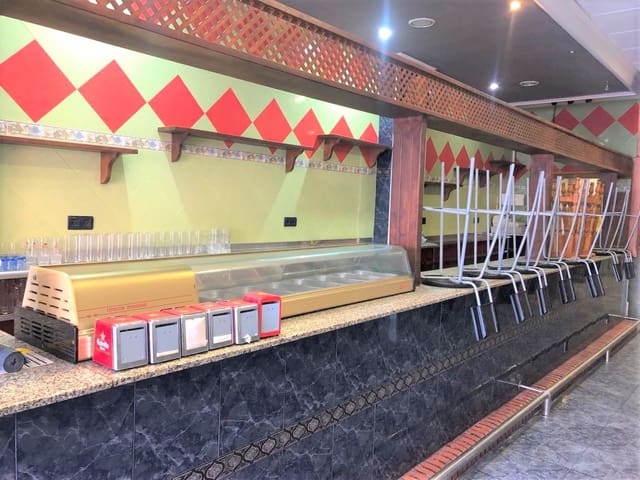 Kaupallinen myytävänä paikassa Vinaròs - 155 000 € (Ref: 4915013)