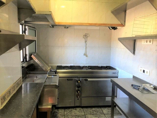 Kaupallinen myytävänä paikassa Vinaròs - 155 000 € (Ref: 4915013)