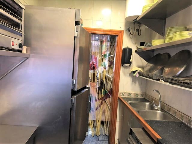 Kaupallinen myytävänä paikassa Vinaròs - 155 000 € (Ref: 4915013)