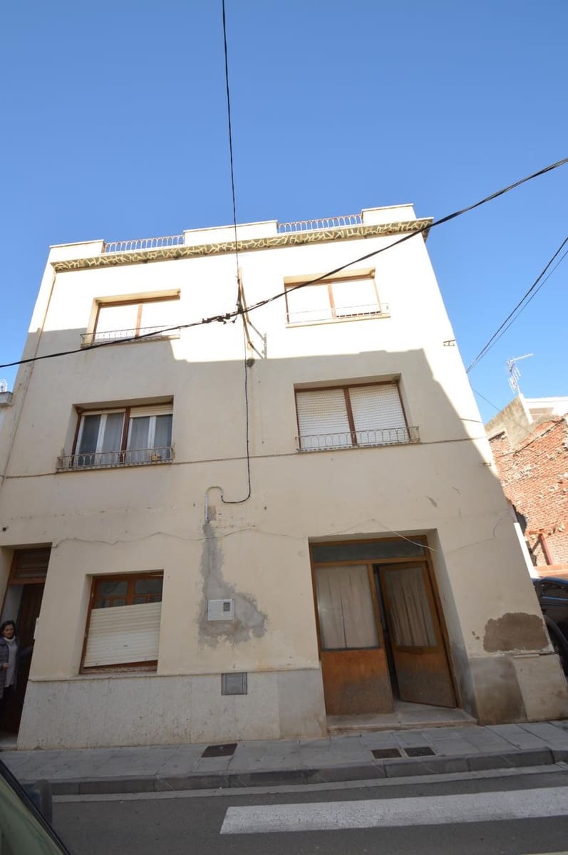 10 soveværelse Byhus til salg i Rossell - € 90.000 (Ref: 4994265)