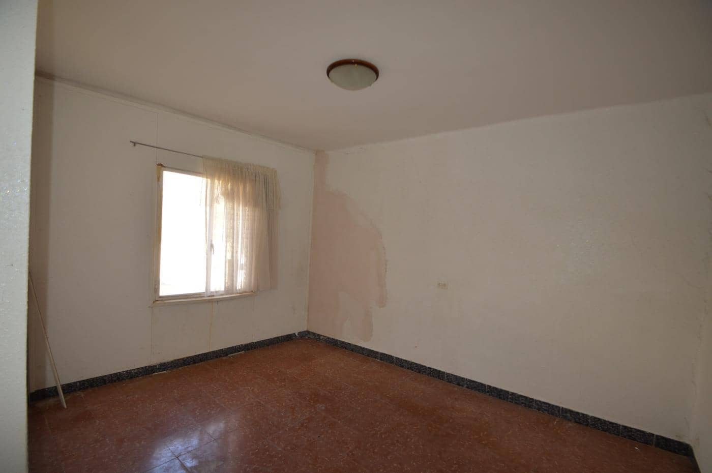 10 soveværelse Byhus til salg i Rossell - € 90.000 (Ref: 4994265)