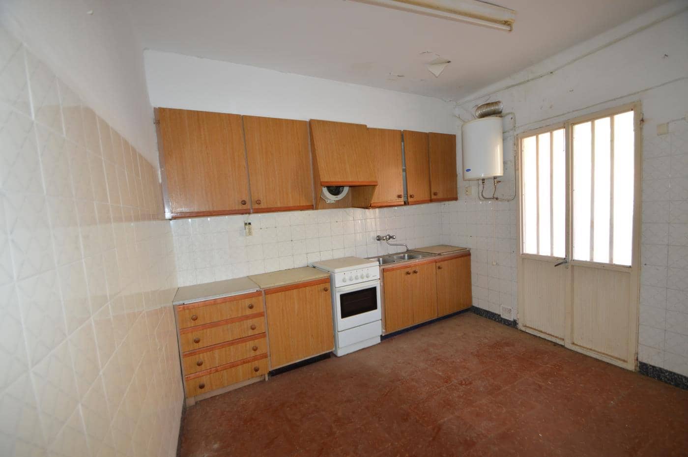 10 soveværelse Byhus til salg i Rossell - € 90.000 (Ref: 4994265)