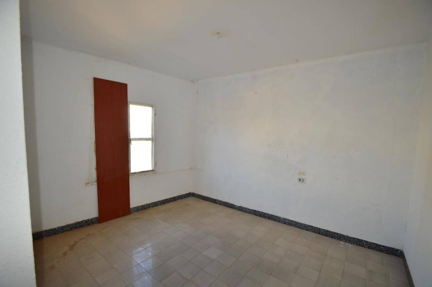 10 soveværelse Byhus til salg i Rossell - € 90.000 (Ref: 4994265)