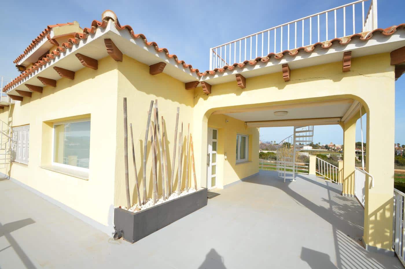 Chalet de 3 habitaciones en Benicarló en venta con piscina garaje - 525.000 € (Ref: 5073125)