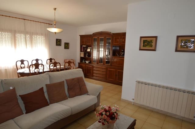 4 soveværelse Villa til salg i Vinaròs med garage - € 390.000 (Ref: 5101493)