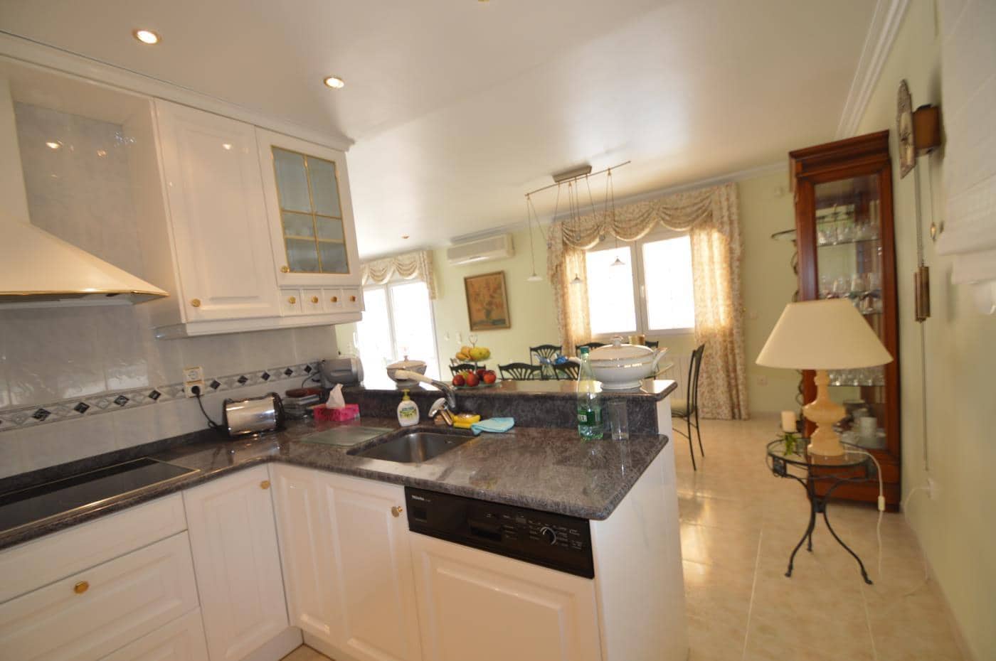 3 soveværelse Villa til salg i Vinaros med swimmingpool garage - € 650.000 (Ref: 5229050)