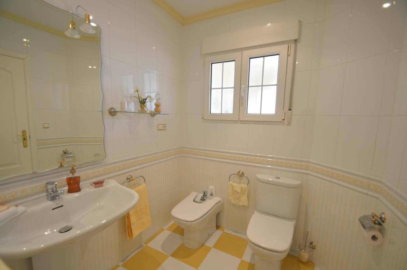 3 soveværelse Villa til salg i Vinaros med swimmingpool garage - € 650.000 (Ref: 5229050)