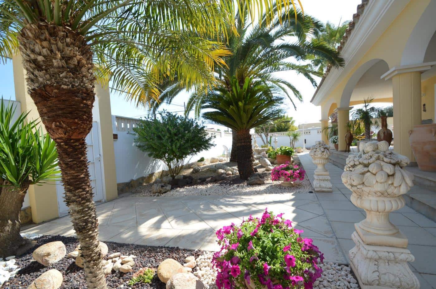 3 soveværelse Villa til salg i Vinaros med swimmingpool garage - € 650.000 (Ref: 5229050)