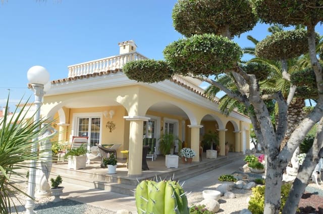 3 soveværelse Villa til salg i Vinaròs med swimmingpool garage - € 650.000 (Ref: 5229050)