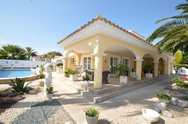 3 soveværelse Villa til salg i Vinaròs med swimmingpool garage - € 650.000 (Ref: 5229050)