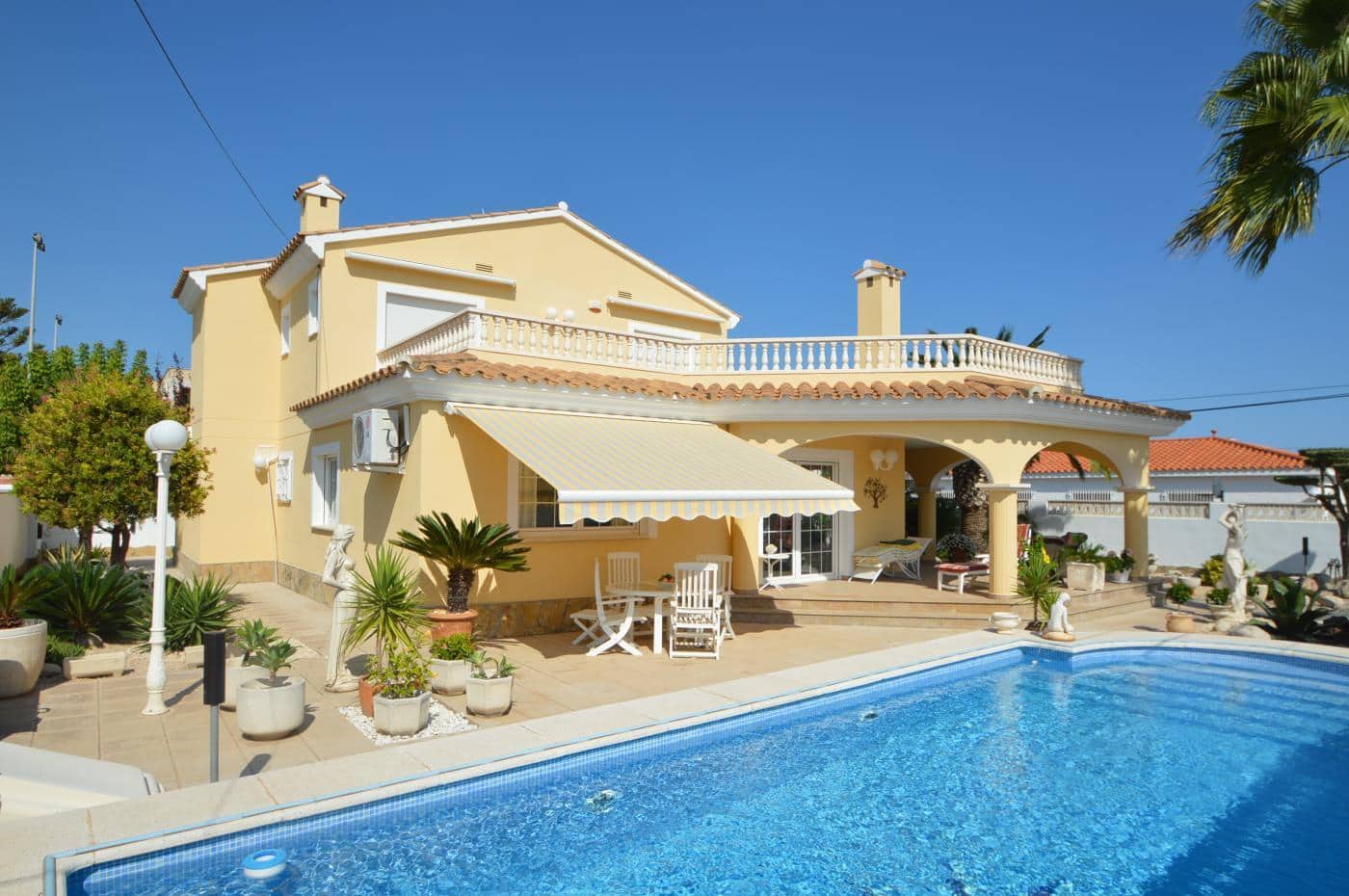 3 soveværelse Villa til salg i Vinaros med swimmingpool garage - € 650.000 (Ref: 5229050)