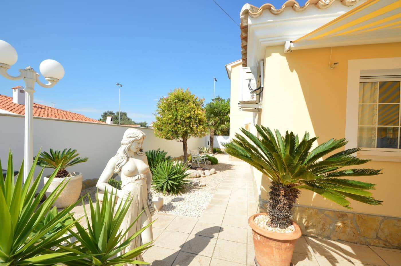 3 soveværelse Villa til salg i Vinaros med swimmingpool garage - € 650.000 (Ref: 5229050)