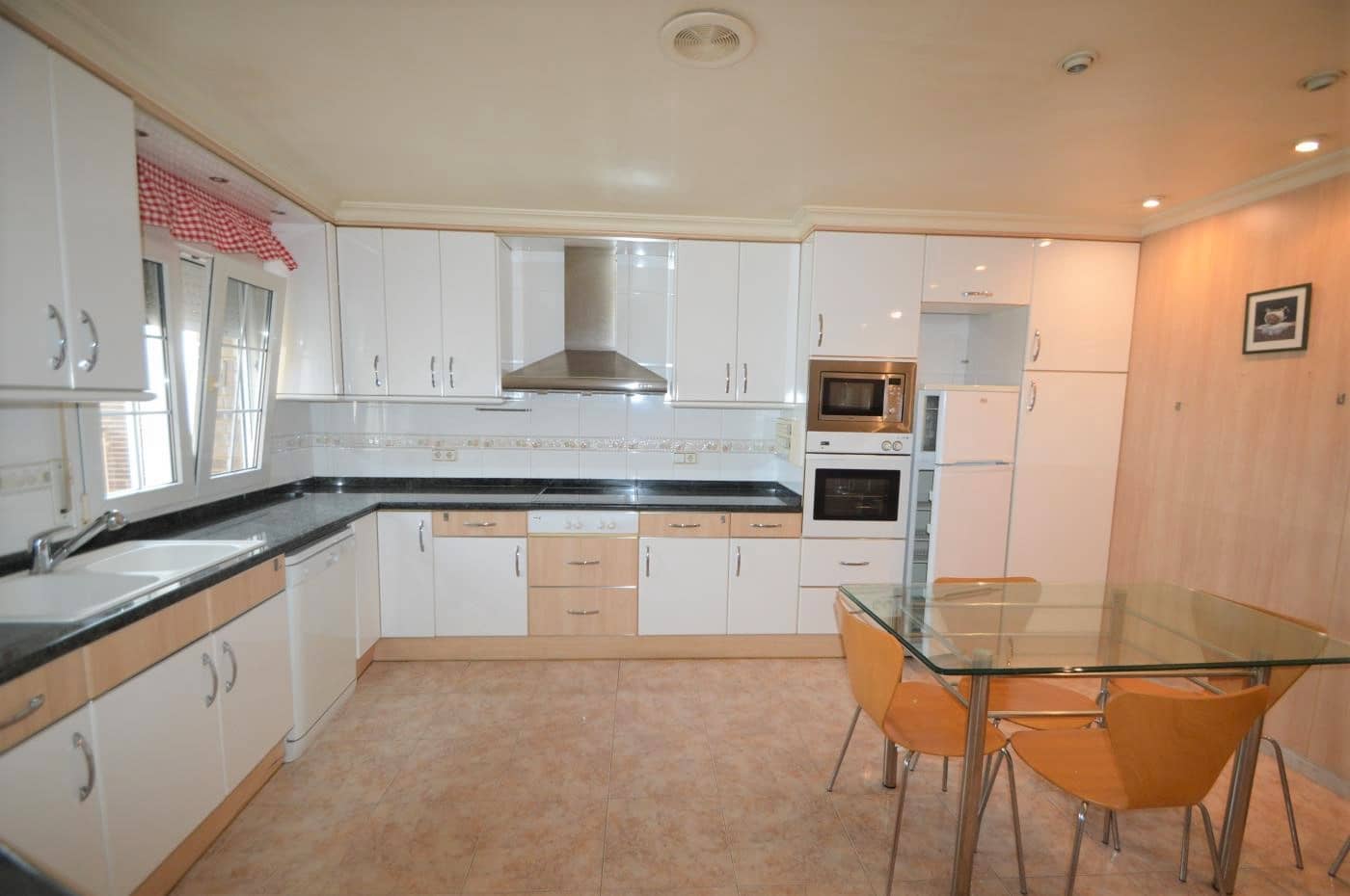 3 slaapkamer Flat te koop in Vinaros - € 350.000 (Ref: 7177919)