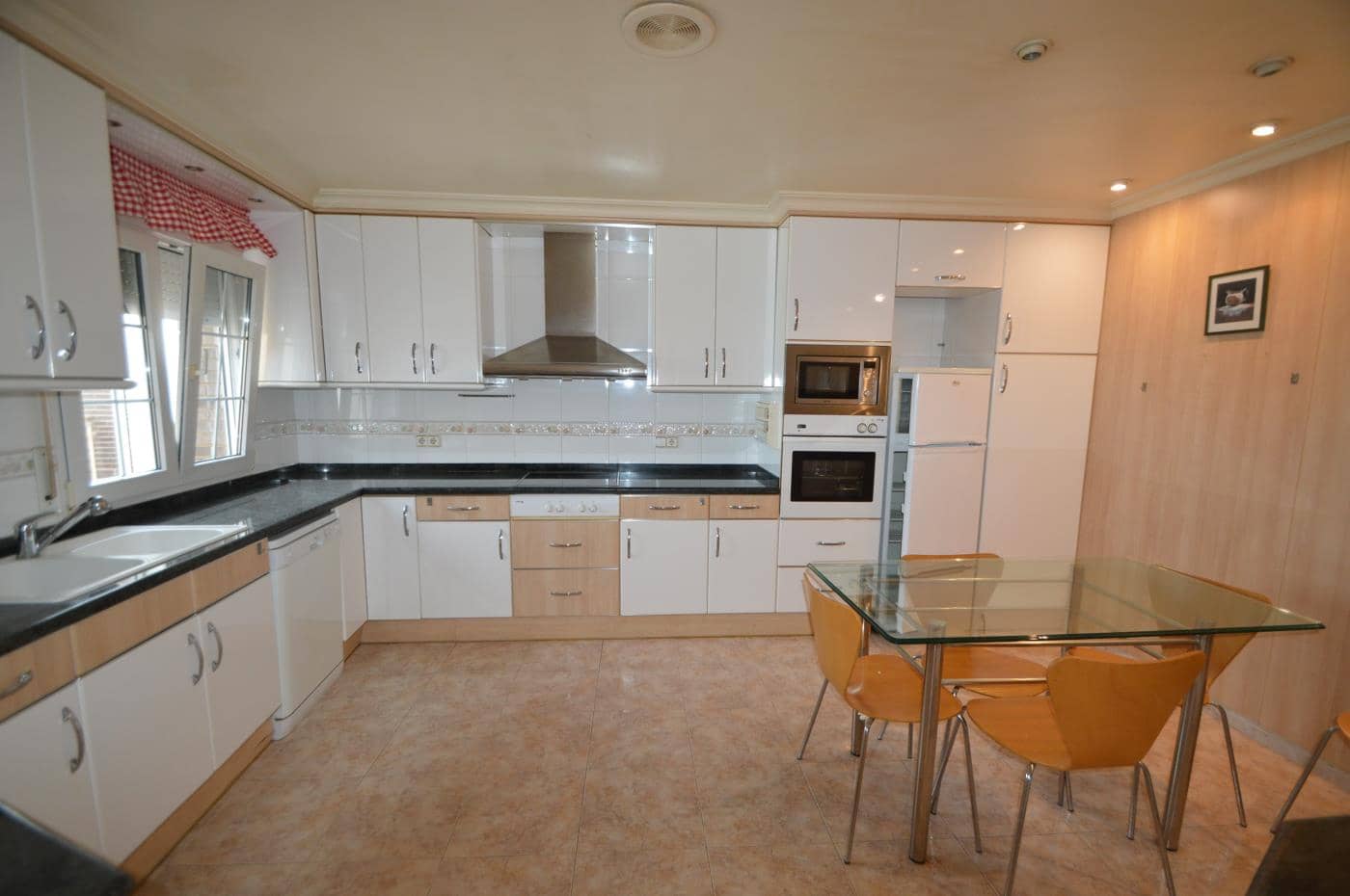 3 slaapkamer Flat te koop in Vinaros - € 350.000 (Ref: 7177919)