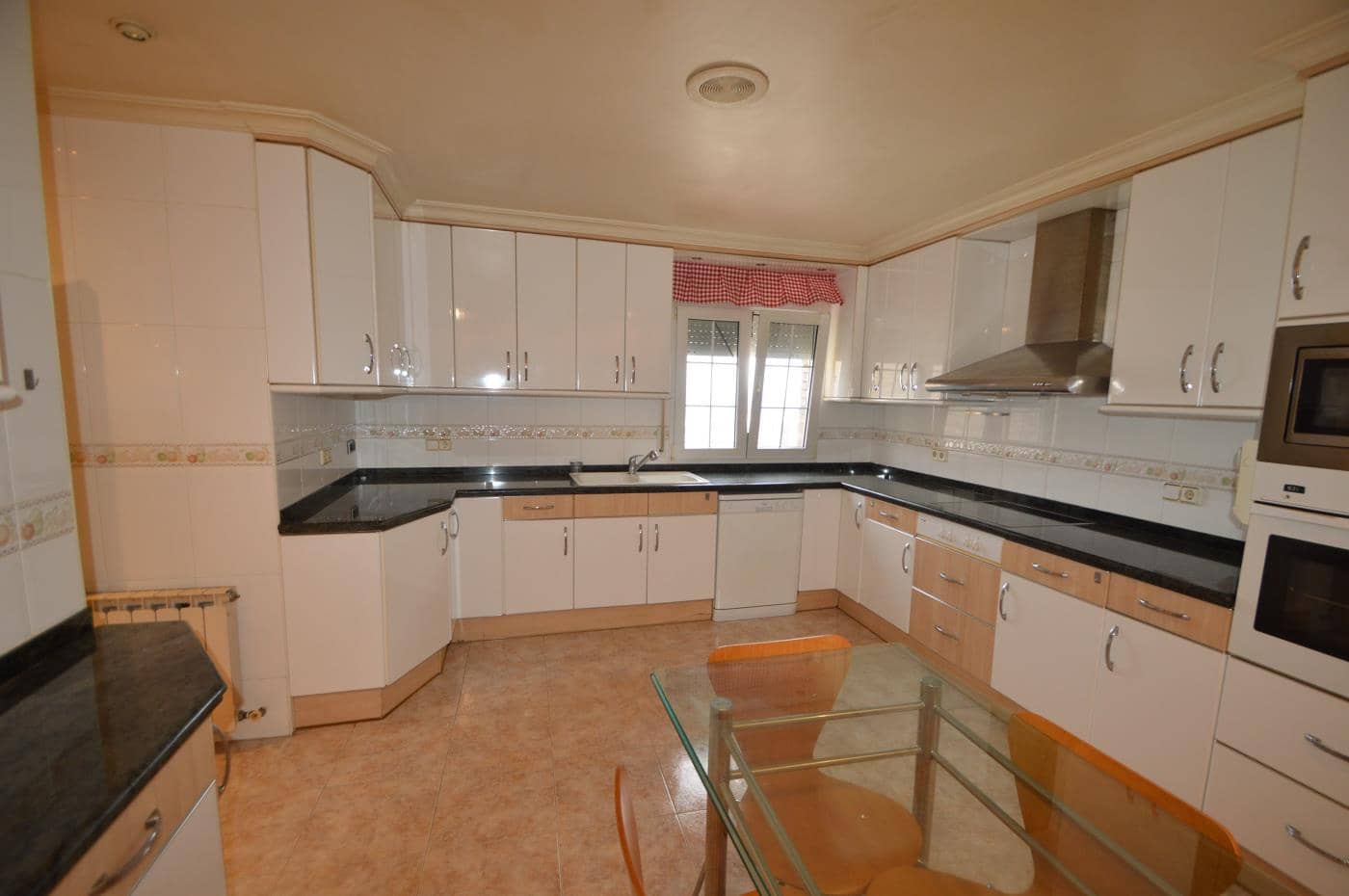 3 slaapkamer Flat te koop in Vinaros - € 350.000 (Ref: 7177919)