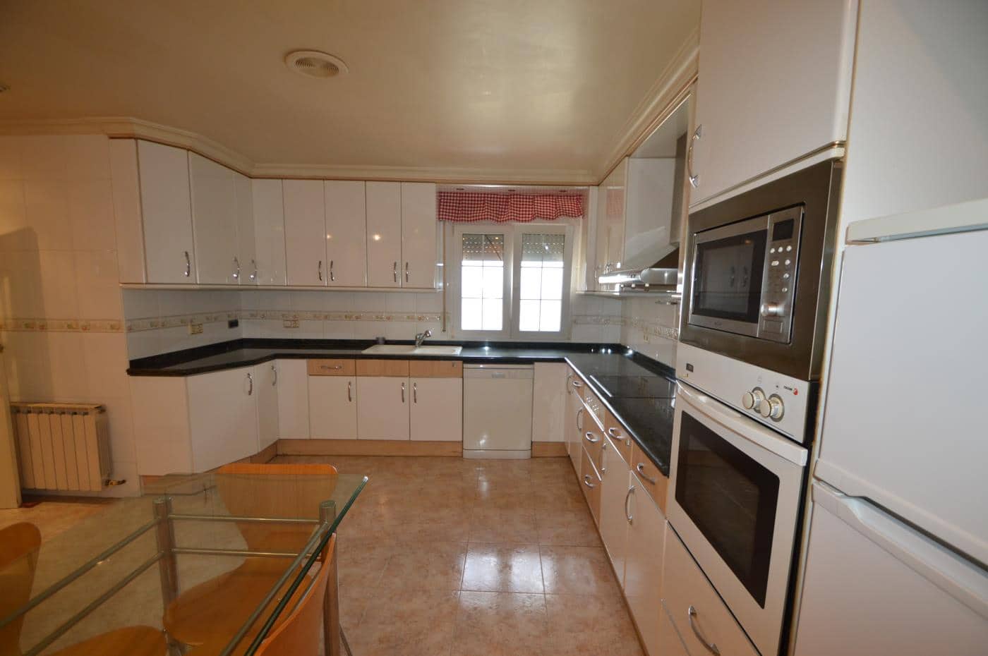 3 slaapkamer Flat te koop in Vinaros - € 350.000 (Ref: 7177919)