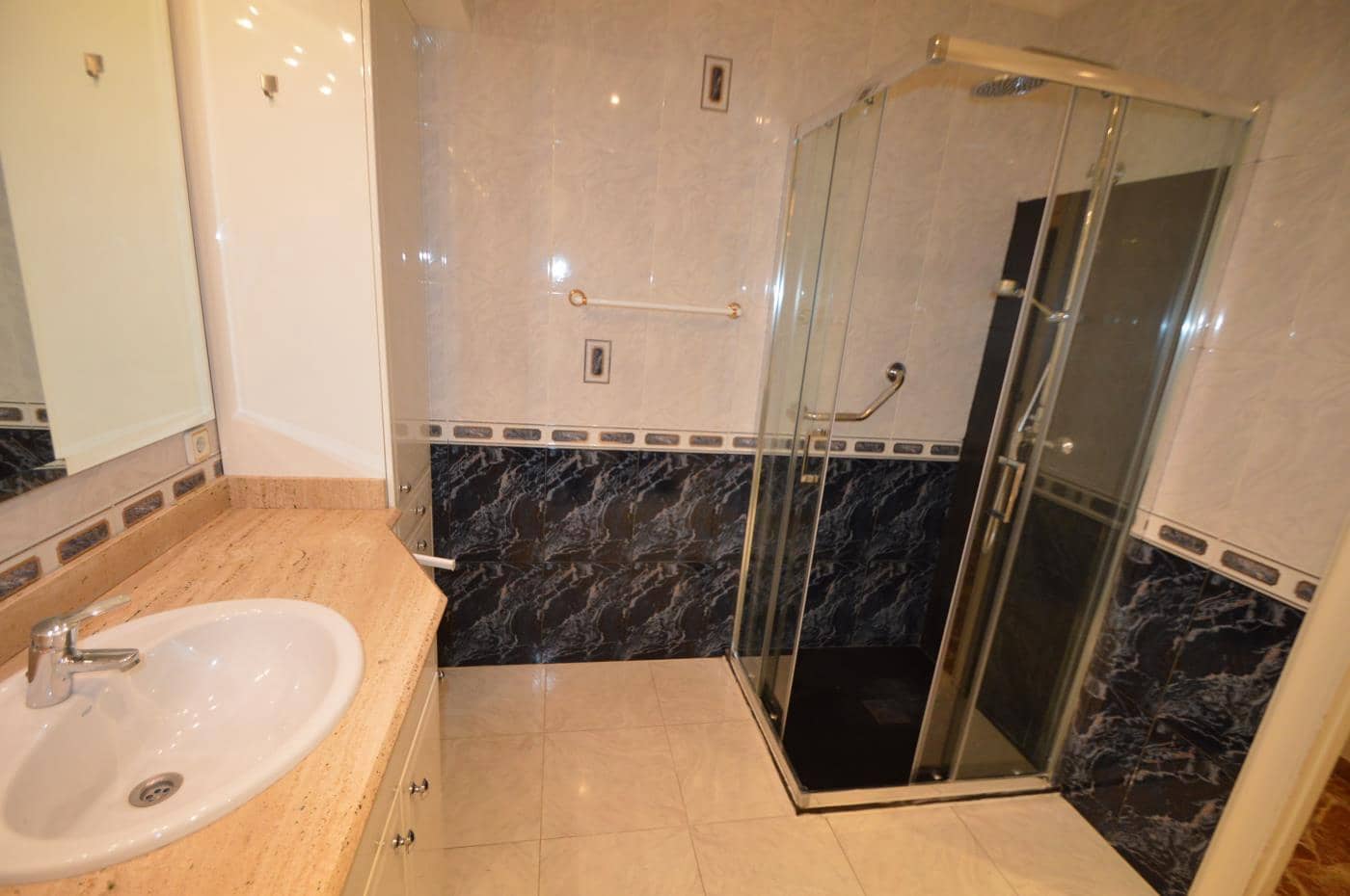 3 slaapkamer Flat te koop in Vinaros - € 350.000 (Ref: 7177919)