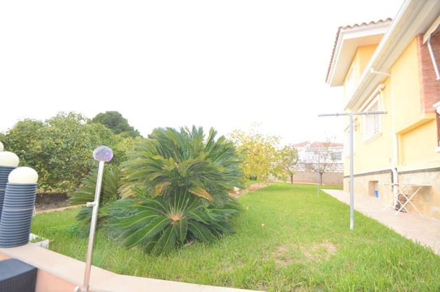 4 makuuhuone Huvila myytävänä paikassa Vinaròs mukana uima-altaan 
autotalli - 700 000 € (Ref: 7255330)