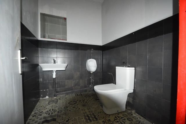 Commercial for sale in Vinaròs - € 230,000 (Ref: 7305304)