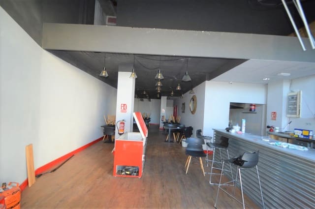 Commercial for sale in Vinaròs - € 230,000 (Ref: 7305304)