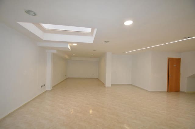 Commercial for sale in Vinaròs - € 230,000 (Ref: 8131197)