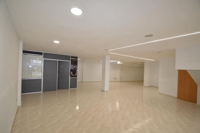 Commercial for sale in Vinaròs - € 230,000 (Ref: 8131197)