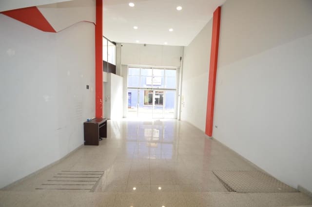 Commercial for sale in Vinaròs - € 230,000 (Ref: 8131197)