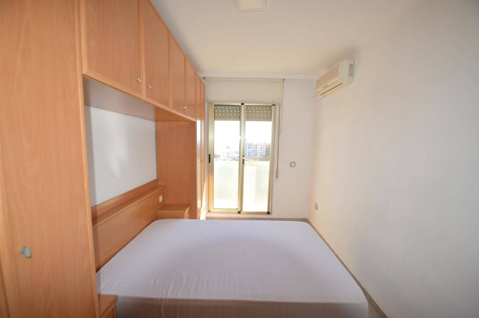 3 bedroom Apartment for rent in Vinaros with garage - € 650 (Ref: 8160704)