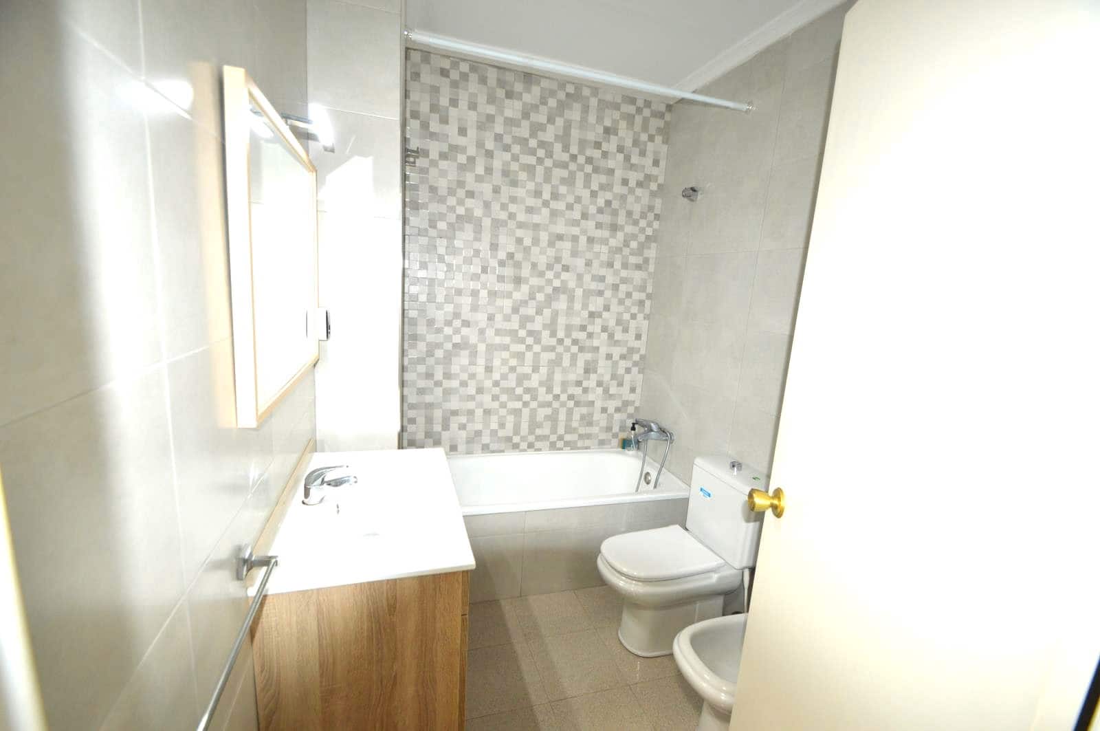 3 bedroom Apartment for rent in Vinaros with garage - € 650 (Ref: 8160704)